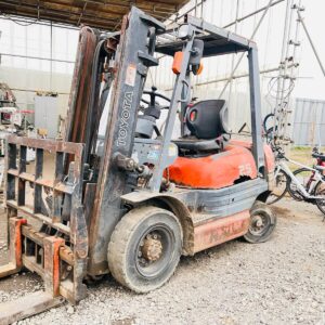 TOYOTA 25 Forklift